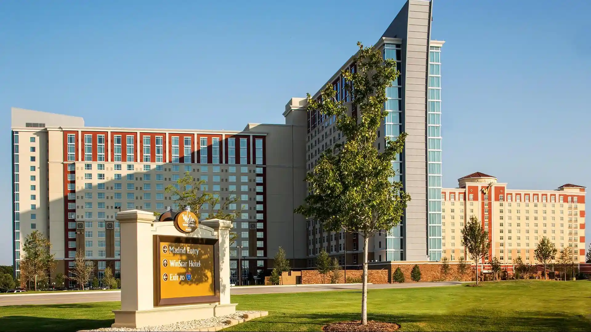 Crew members finishing a commercial concrete pour in Farmers Branch, TX.
